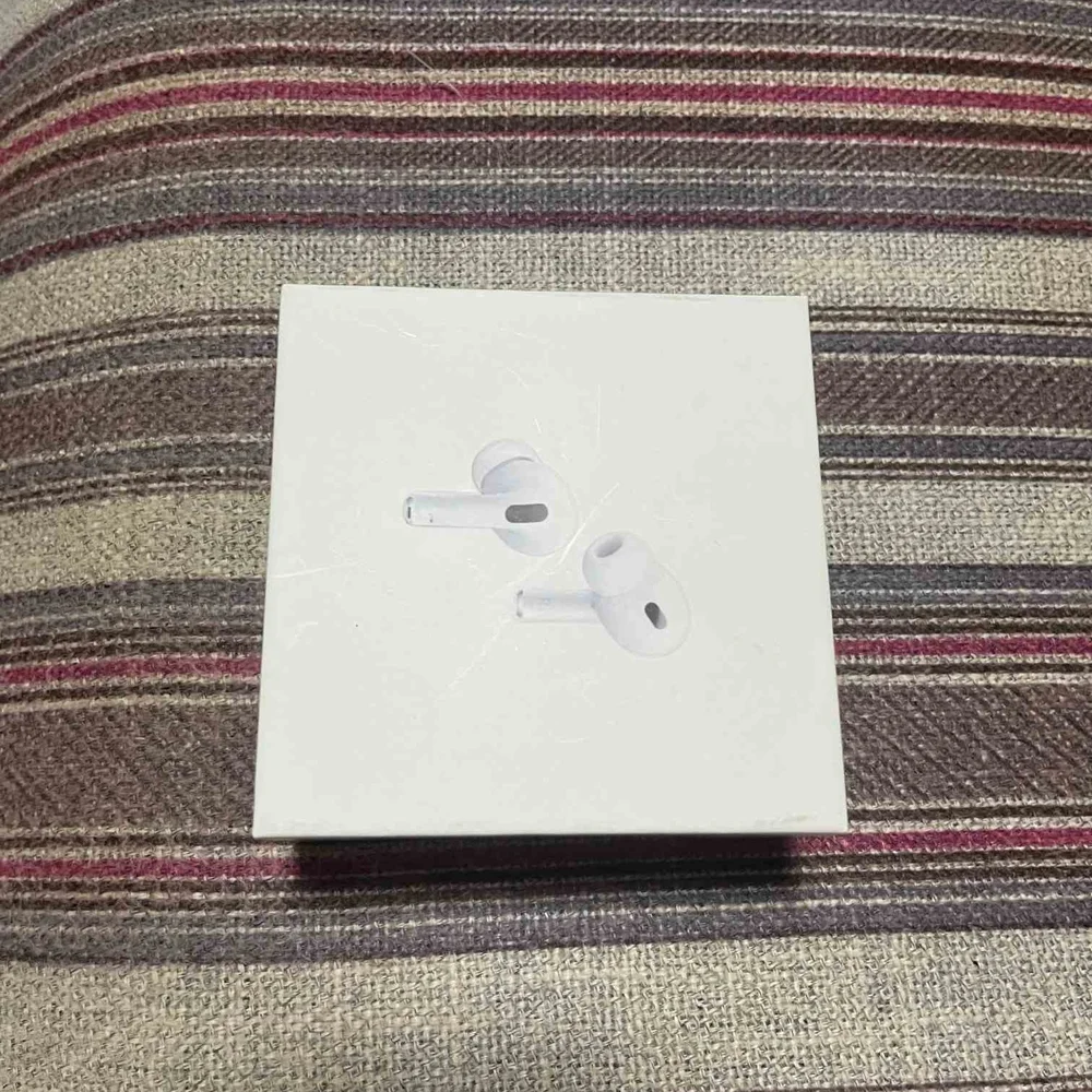 New Wireless Earbuds with Charging Case - White